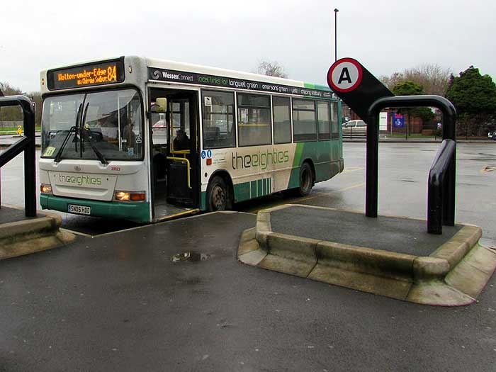 Route 84 single-decker